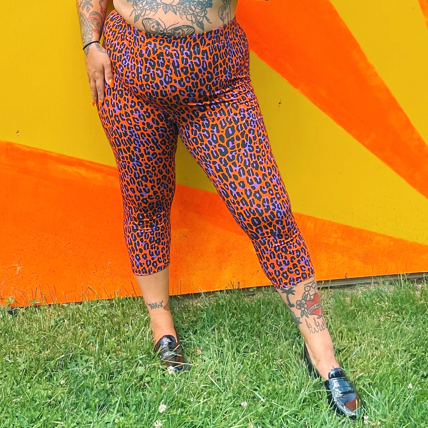 SOURPUSS ORANGE LEOPARD KNIT CAPRIS