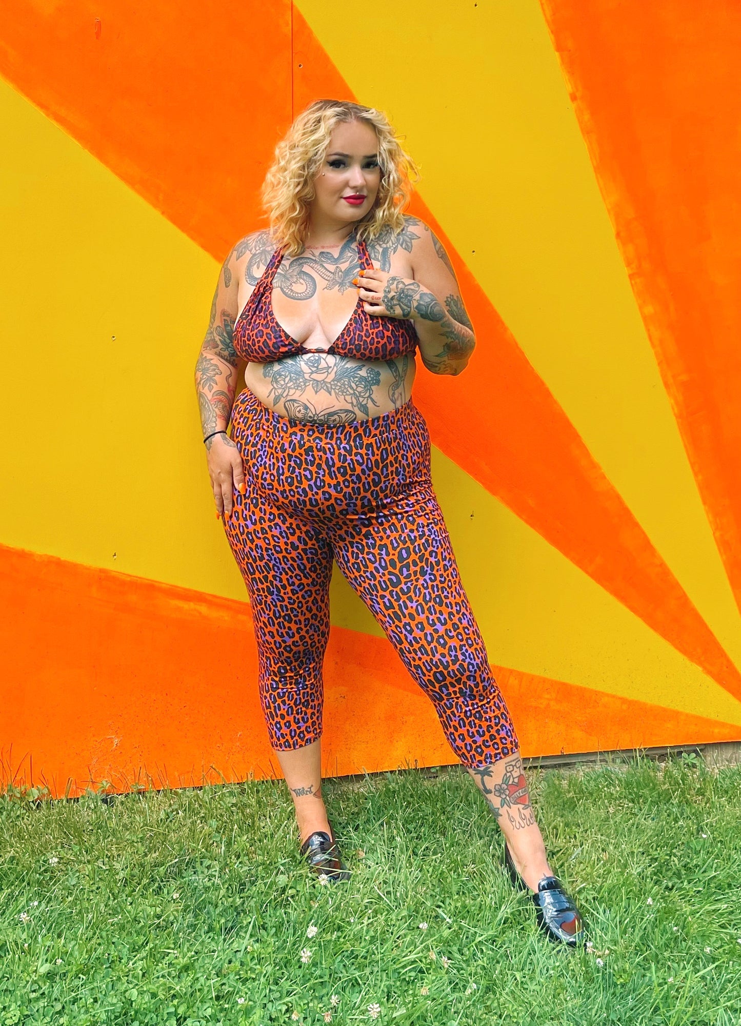 SOURPUSS ORANGE LEOPARD KNIT CAPRIS